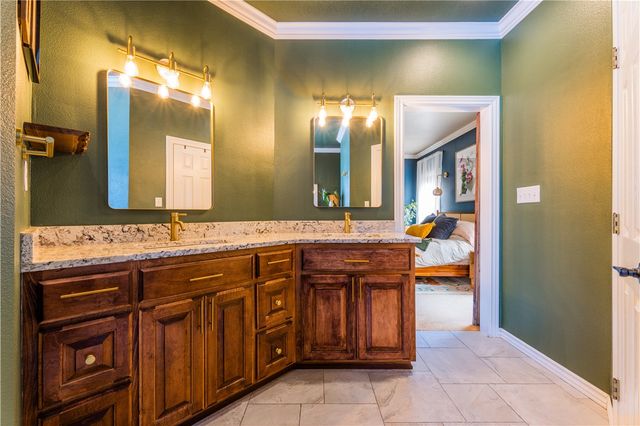 3977 Chesapeake Street, Springdale, AR 72762