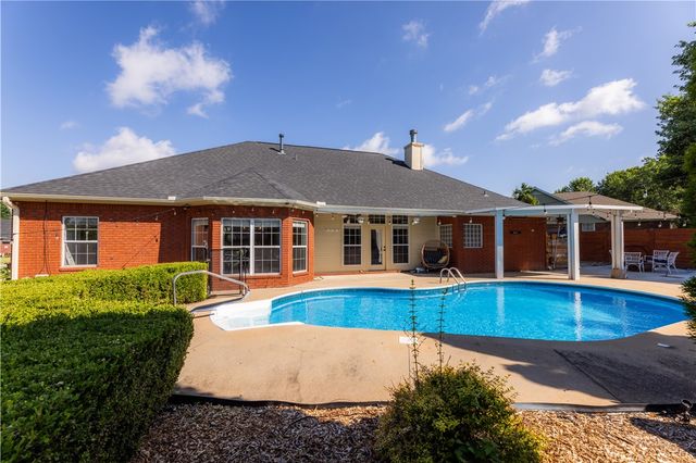 3977 Chesapeake Street, Springdale, AR 72762