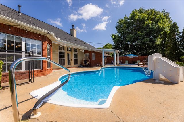 3977 Chesapeake Street, Springdale, AR 72762