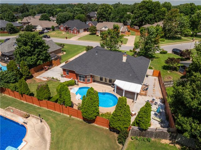 3977 Chesapeake Street, Springdale, AR 72762
