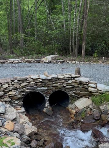 204 Rush Creek Road, Black Mountain, NC 28711