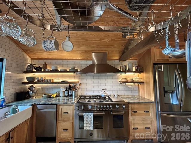 204 Rush Creek Road, Black Mountain, NC 28711