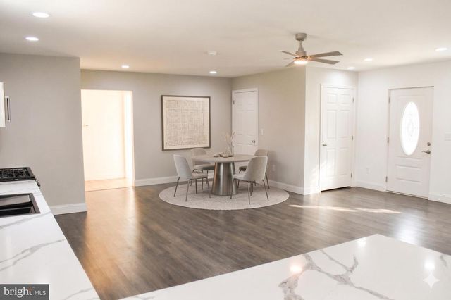 812 5TH RD, Mays Landing, NJ 08330