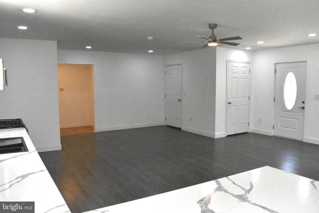 812 5TH RD, Mays Landing, NJ 08330