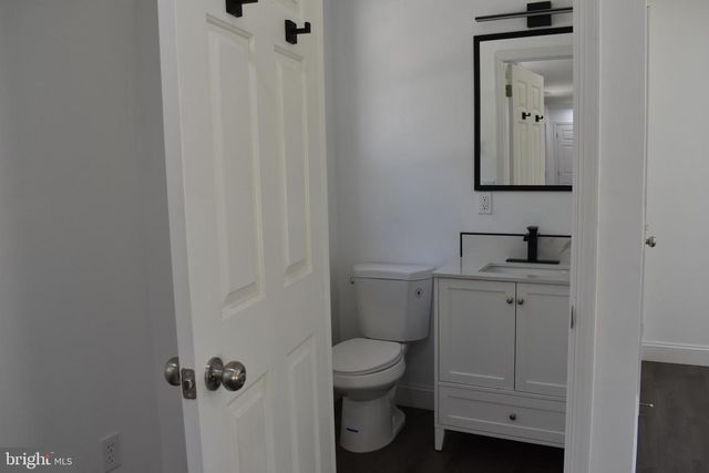 812 5TH RD, Mays Landing, NJ 08330