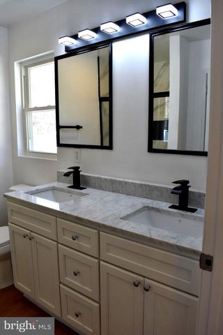812 5TH RD, Mays Landing, NJ 08330