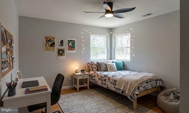 812 5TH RD, Mays Landing, NJ 08330