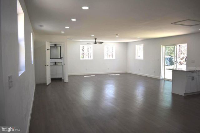 812 5TH RD, Mays Landing, NJ 08330