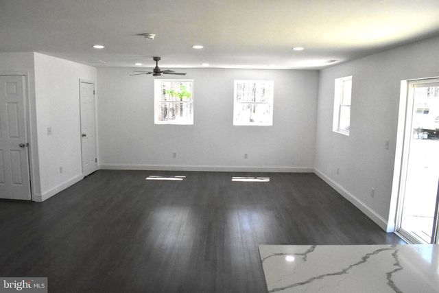 812 5TH RD, Mays Landing, NJ 08330
