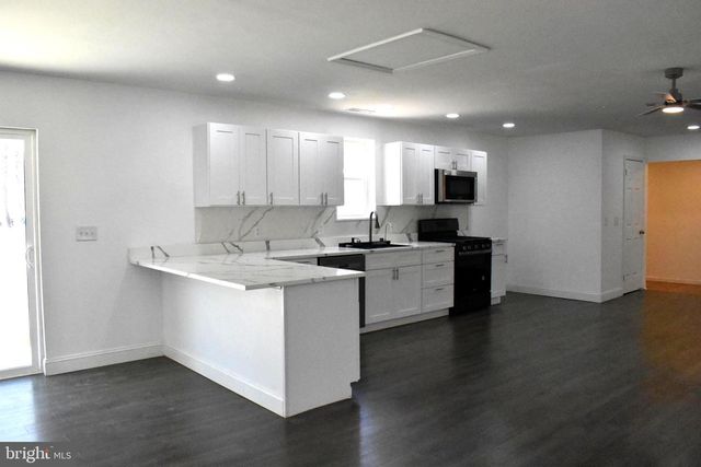 812 5TH RD, Mays Landing, NJ 08330