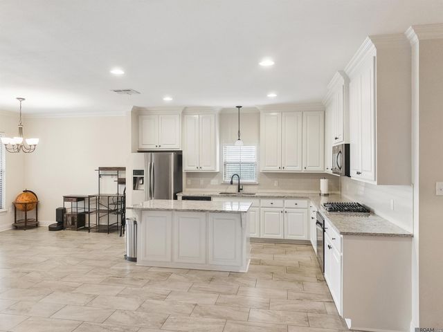 43282 Meadow Grove Dr, Prairieville, LA 70769