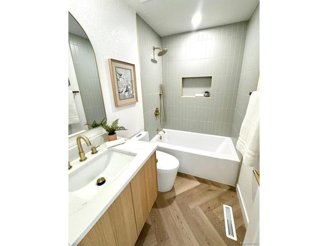 2601 S Quebec St 11, Denver, CO 80231