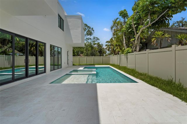 2604 SYDELLE STREET, Sarasota, FL 34237