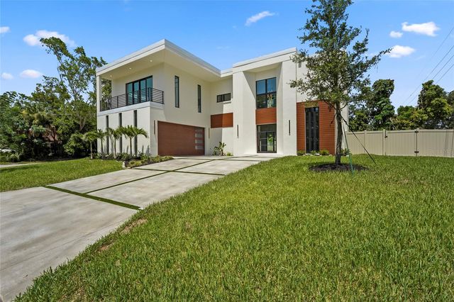2604 SYDELLE STREET, Sarasota, FL 34237