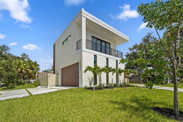 2604 SYDELLE STREET, Sarasota, FL 34237
