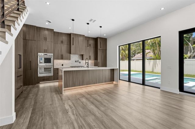 2604 SYDELLE STREET, Sarasota, FL 34237