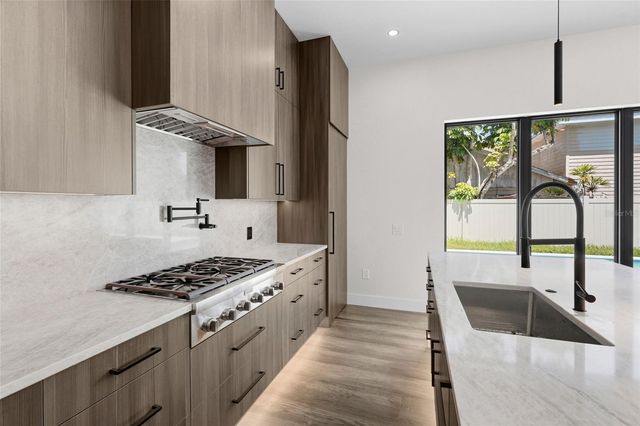 2604 SYDELLE STREET, Sarasota, FL 34237