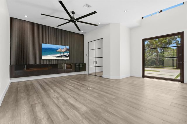 2604 SYDELLE STREET, Sarasota, FL 34237