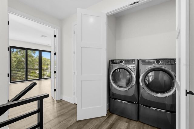 2604 SYDELLE STREET, Sarasota, FL 34237