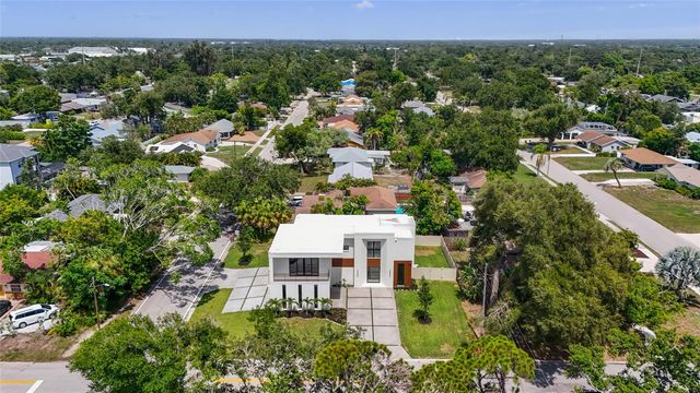 2604 SYDELLE STREET, Sarasota, FL 34237