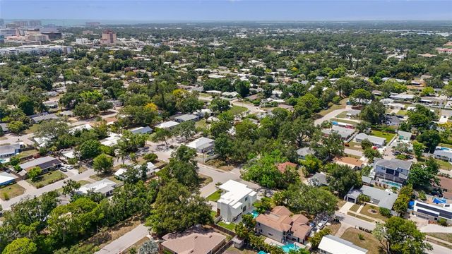 2604 SYDELLE STREET, Sarasota, FL 34237