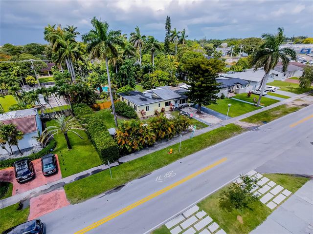 548 East Dr, Miami Springs, FL 33166