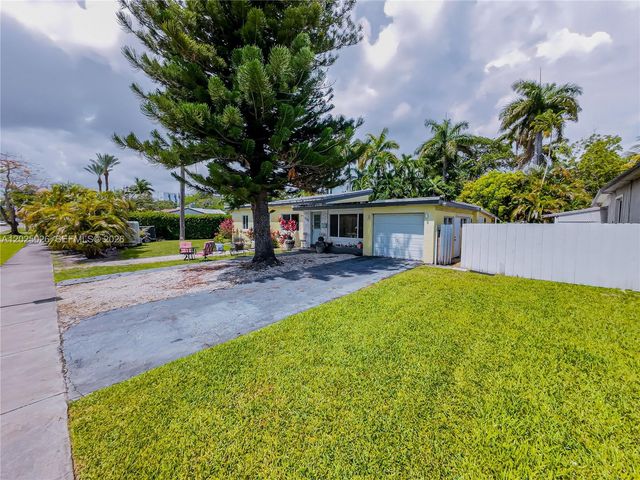 548 East Dr, Miami Springs, FL 33166