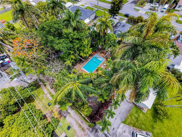 548 East Dr, Miami Springs, FL 33166