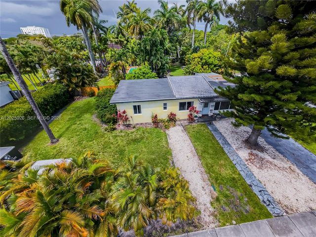 548 East Dr, Miami Springs, FL 33166