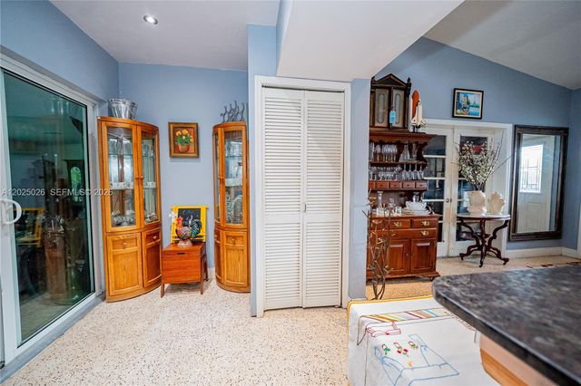 548 East Dr, Miami Springs, FL 33166