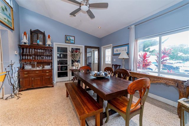 548 East Dr, Miami Springs, FL 33166