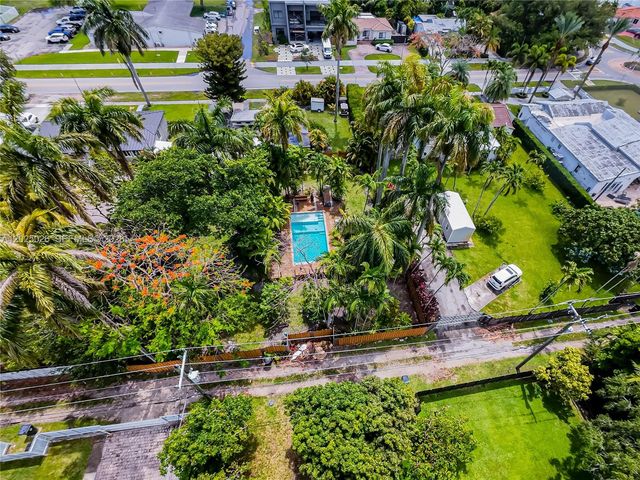 548 East Dr, Miami Springs, FL 33166