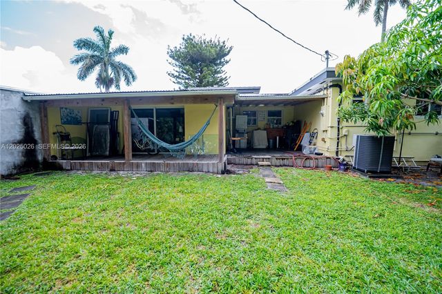 548 East Dr, Miami Springs, FL 33166