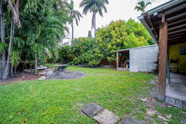 548 East Dr, Miami Springs, FL 33166