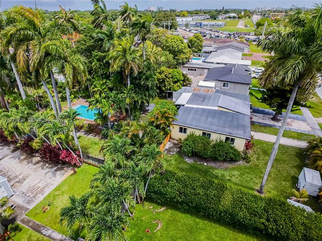 548 East Dr, Miami Springs, FL 33166