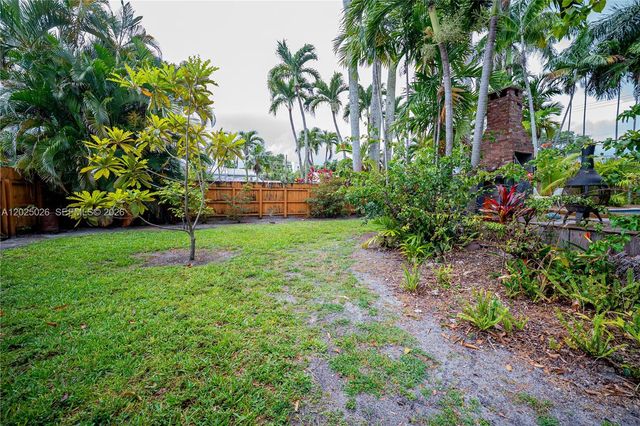 548 East Dr, Miami Springs, FL 33166
