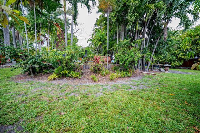 548 East Dr, Miami Springs, FL 33166