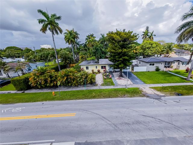 548 East Dr, Miami Springs, FL 33166