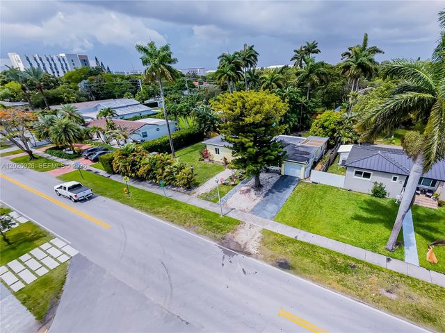 548 East Dr, Miami Springs, FL 33166