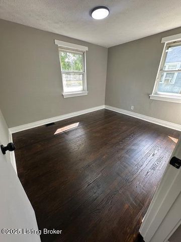 5312 Buckner Ave, Louisville, KY 40214