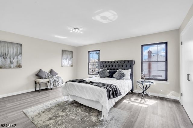 35 Gouverneur St, Newark City, NJ 07104