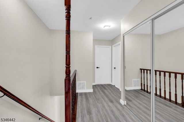 35 Gouverneur St, Newark City, NJ 07104