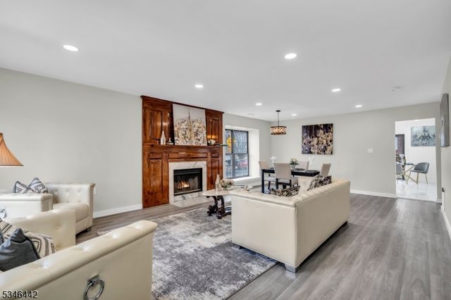 35 Gouverneur St, Newark City, NJ 07104