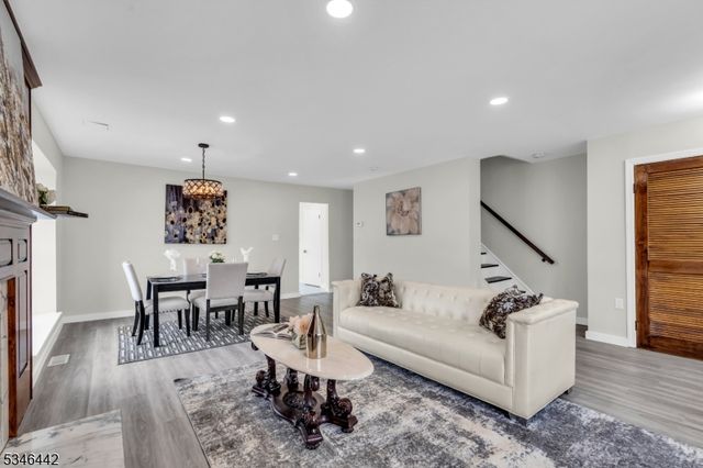 35 Gouverneur St, Newark City, NJ 07104