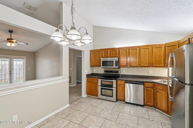 1864 SHERATON LAKES Circle, Middleburg, FL 32068