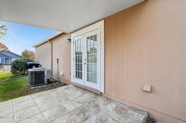 1864 SHERATON LAKES Circle, Middleburg, FL 32068