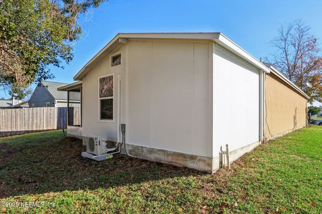 1864 SHERATON LAKES Circle, Middleburg, FL 32068