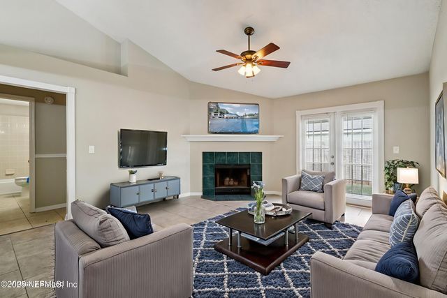 1864 SHERATON LAKES Circle, Middleburg, FL 32068