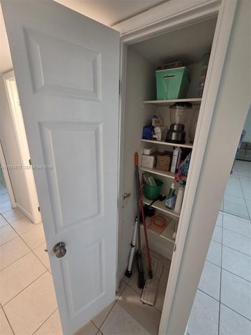 2400 NE 10th Street 104, Pompano Beach, FL 33062