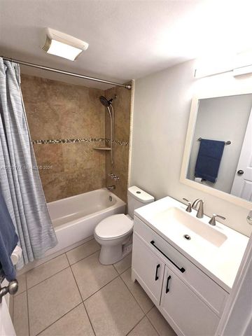 2400 NE 10th Street 104, Pompano Beach, FL 33062